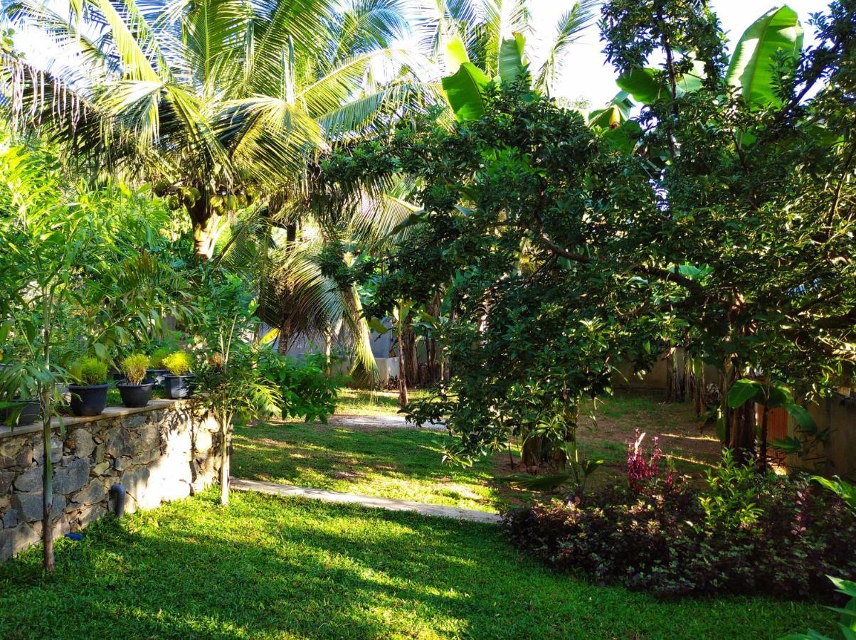 My Home Villa Hikkaduwa Esterno foto